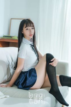 美女偷窥